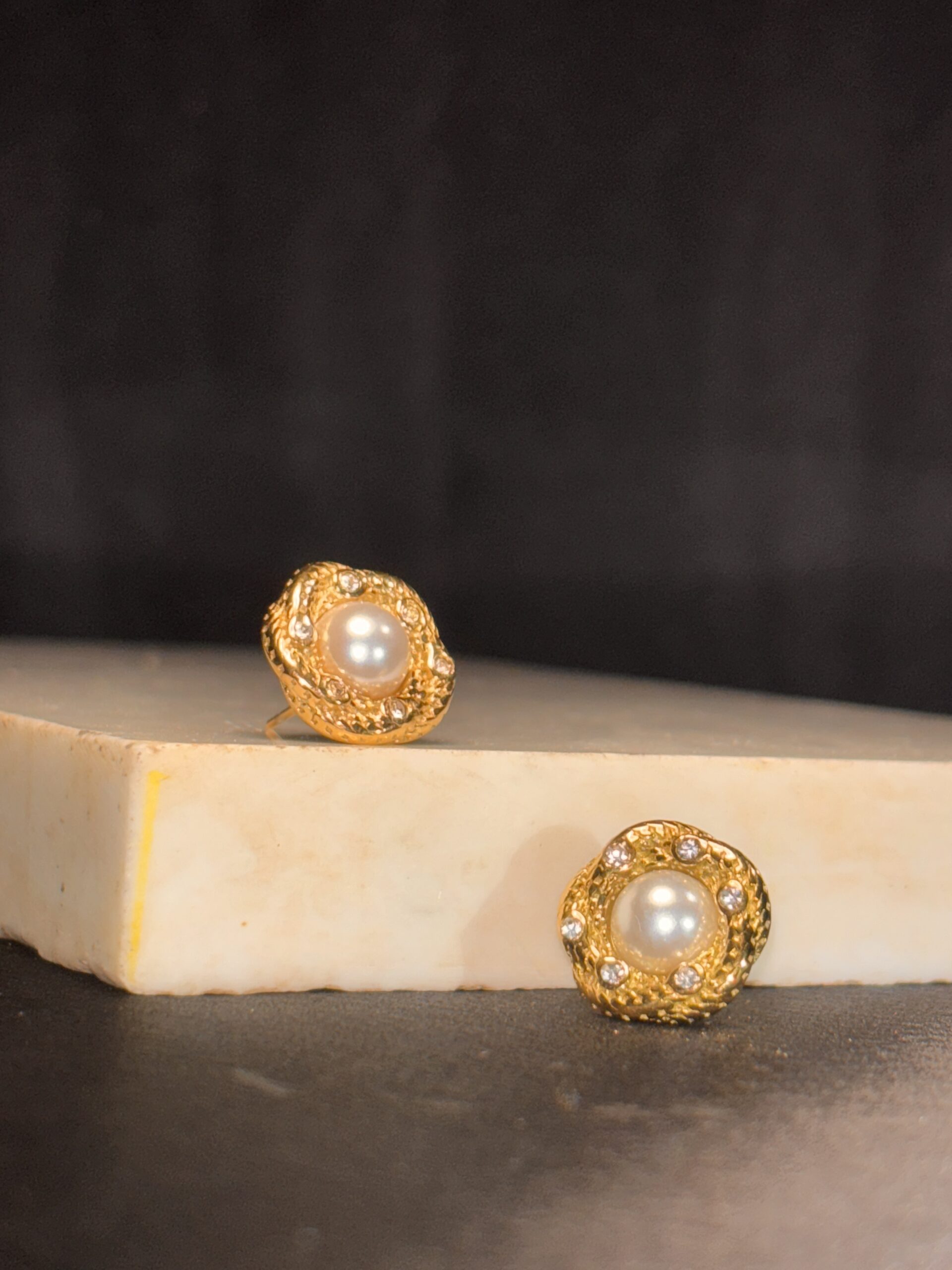 The Round Pearl Studs