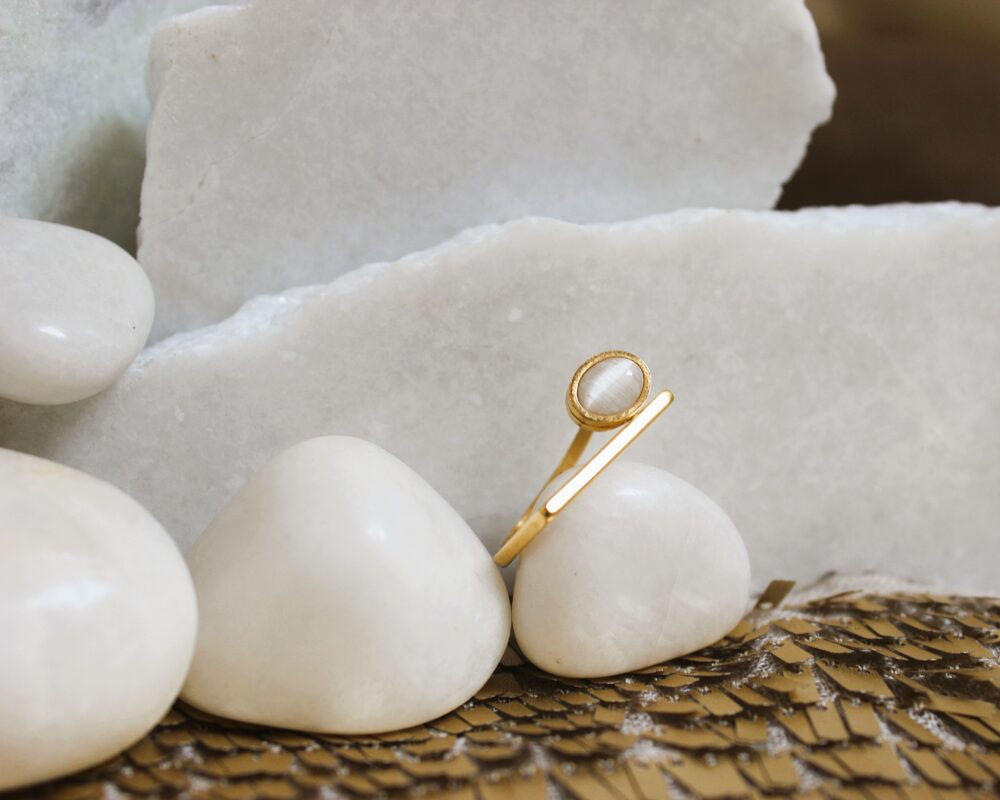 Pearl Slant Ring