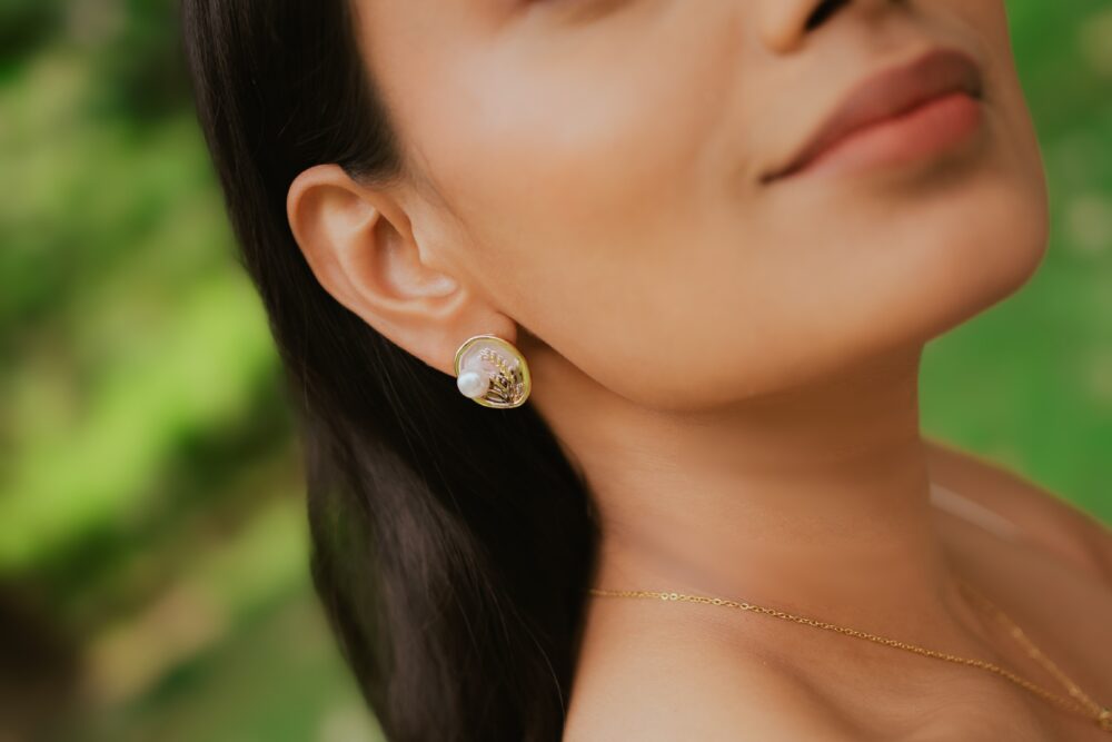 Pearl Bloom Studs (Wine)