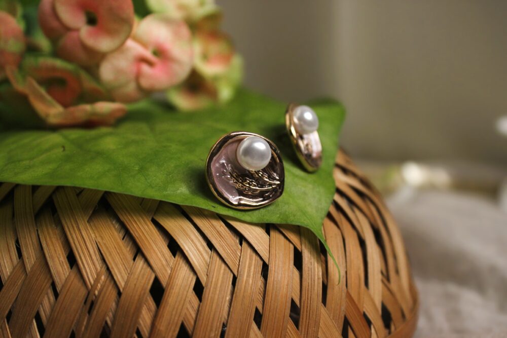 Pearl Bloom Studs (Wine) - Image 3