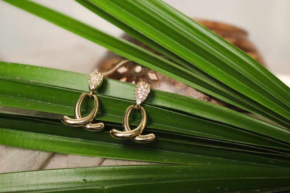 Pear Radiant Twist Earrings. - Image 2